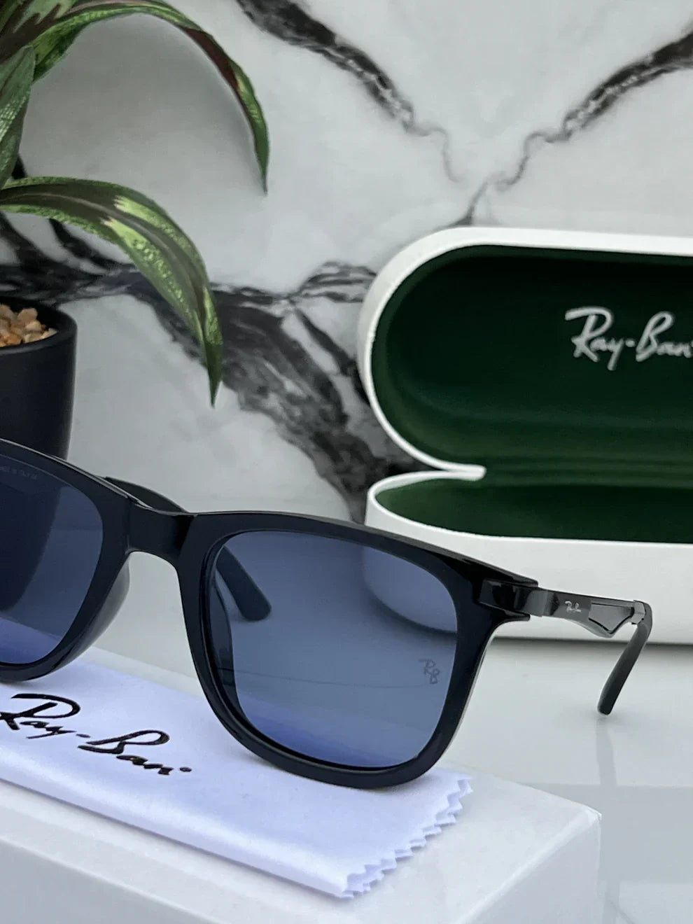 RB 4287 black blue candy Sunglasses